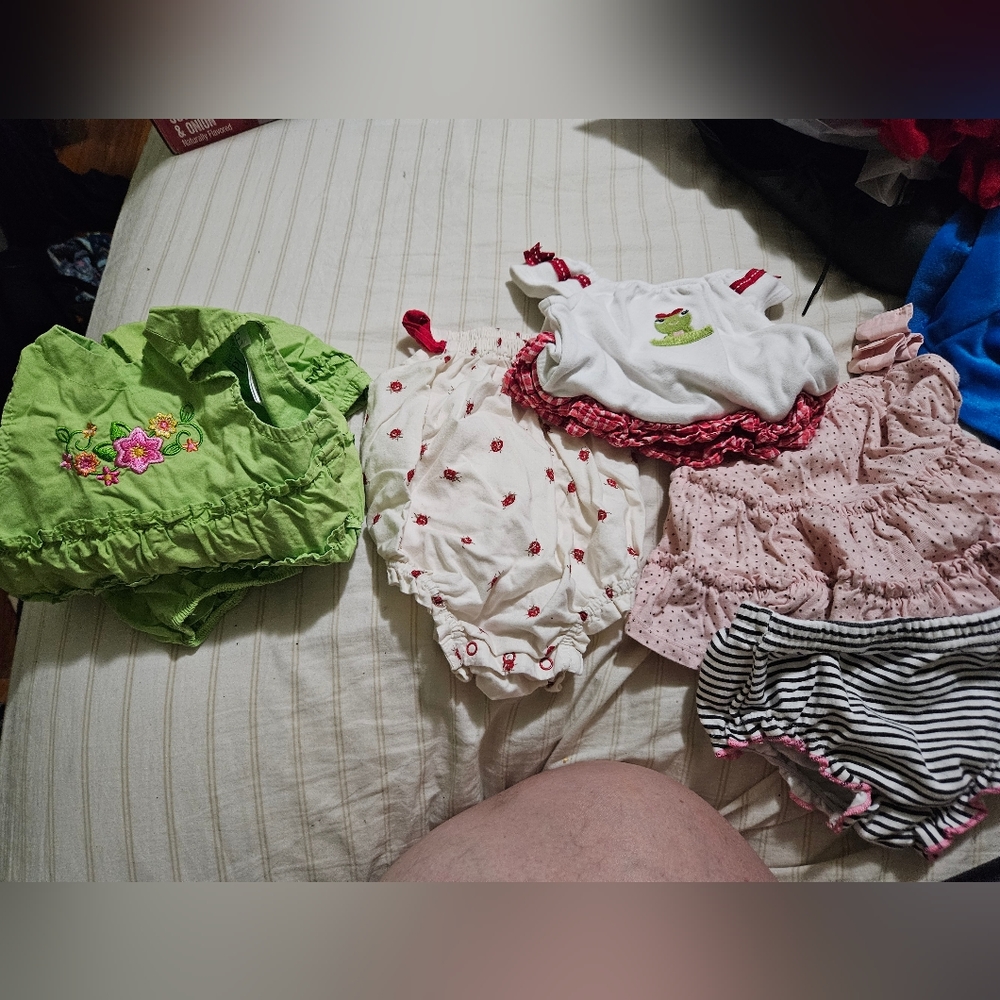 Lot- 4 0/3months summer outfits